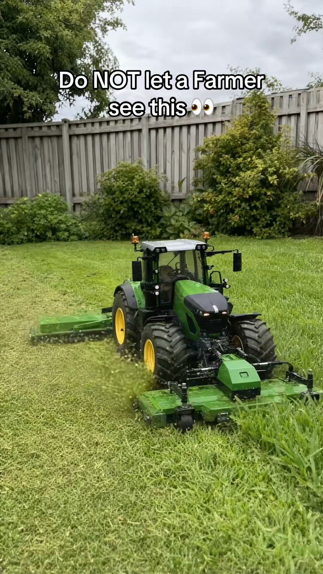 Remote Control Combine Harvester Lawn Mower