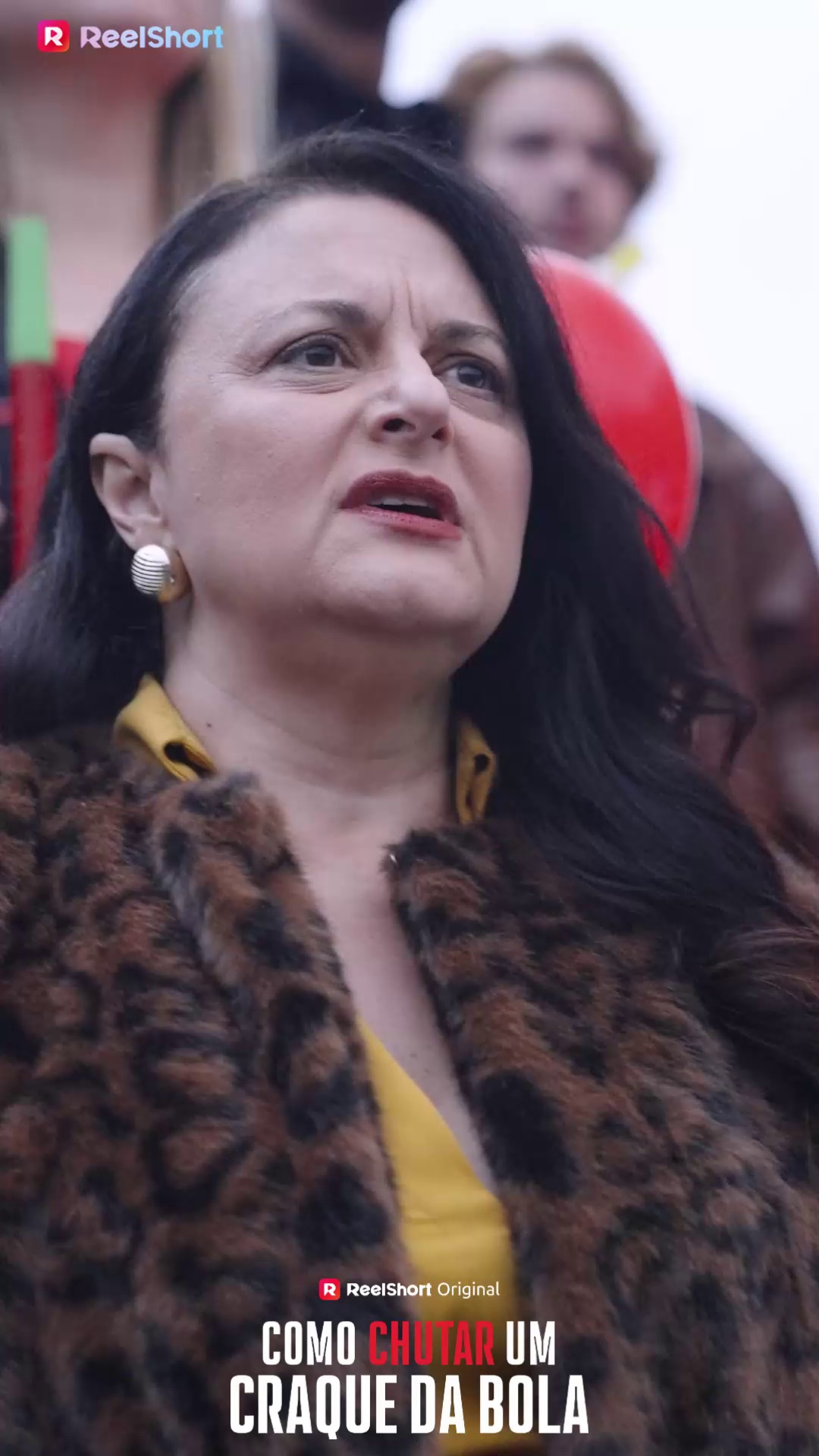 E se a dona de casa traída fosse, na verdade, uma bilionária?