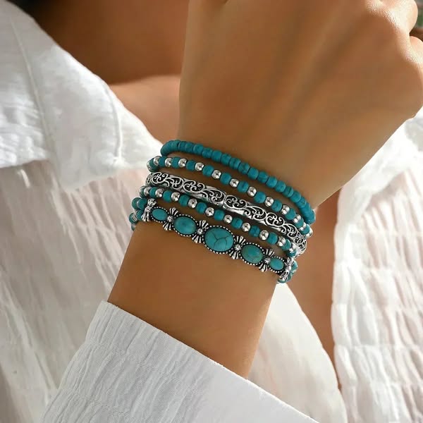 Cinque bracciali, un solo look