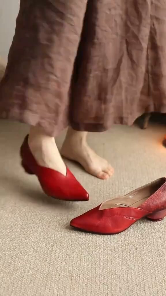 Simple Flats. Timeless Elegance For Every Day.