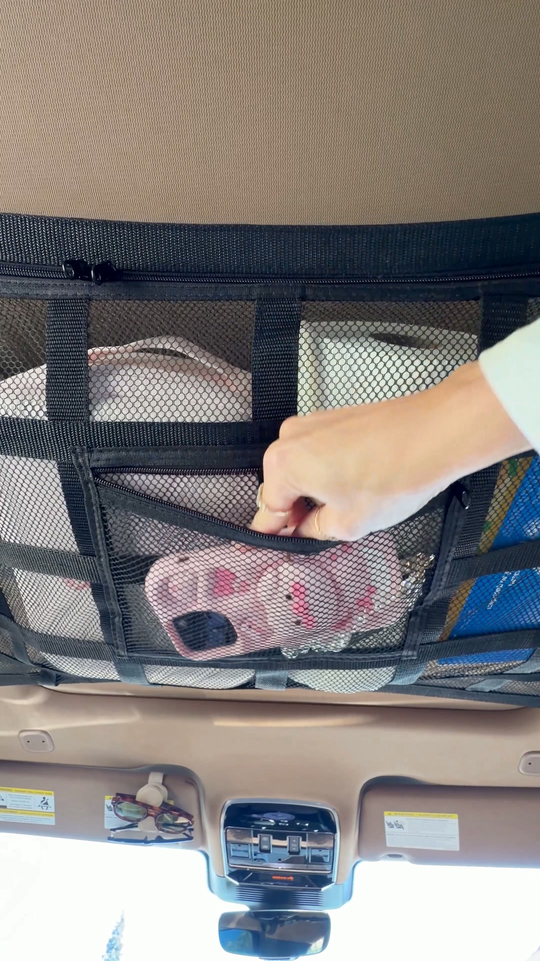 Double-Layer Storage for a Clutter-Free Car