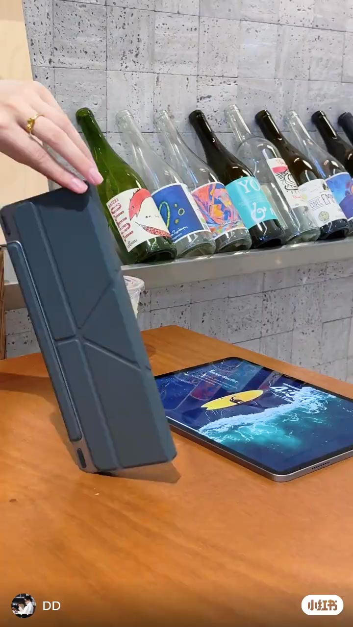 Fold. Connect. Work Anywhere.