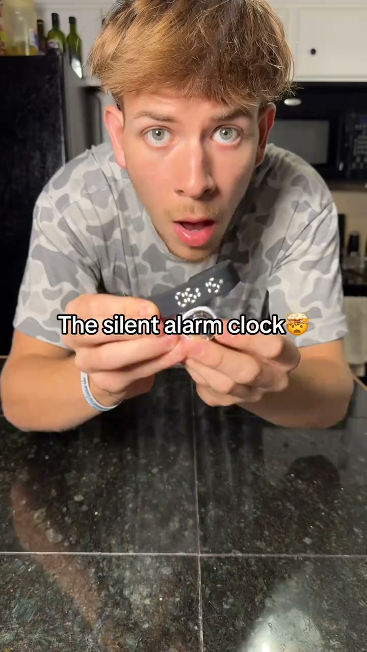 Make Mornings Easier – Premium Wrist Alarm for a Smoother Wake-Up Routine