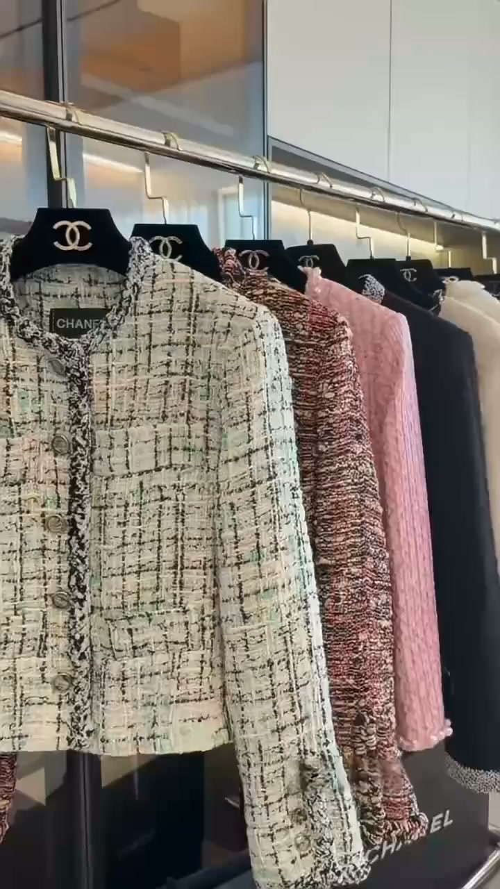 Hundreds of clothes for you to choose
