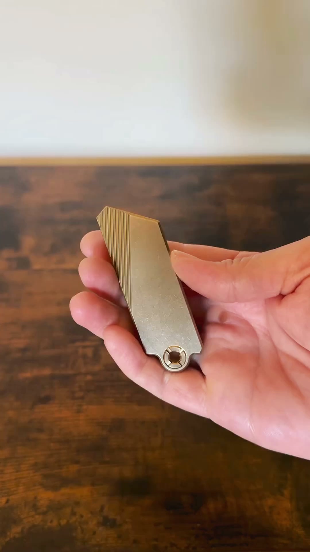 Can’t Stop Clicking This Pocket Tool!The Most Satisfying Pocket Craft Tool You’ll Ever Own