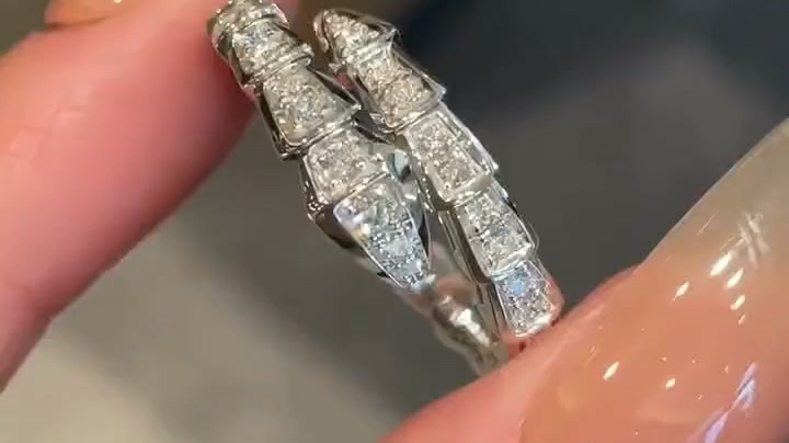 Stars don't fade. Neither does our jewelry.