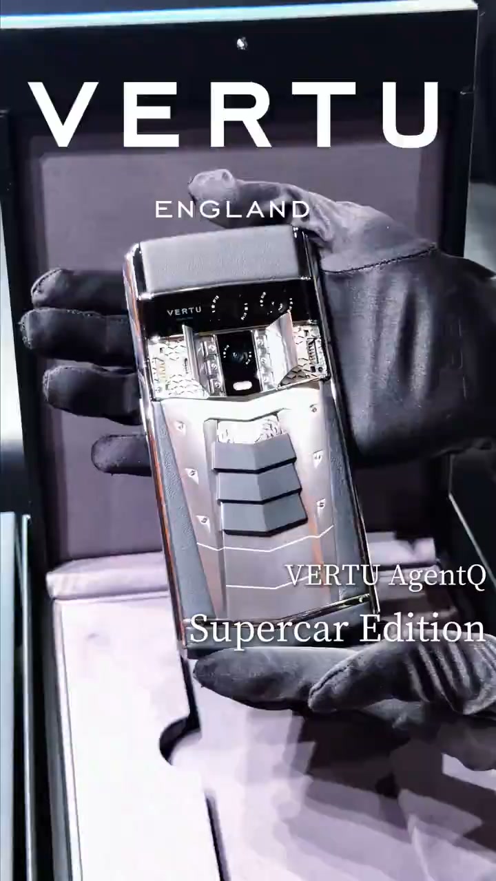 VERTU Agent Q Handheld GT supercar,aerospace-grade titanium meets premium European leather.