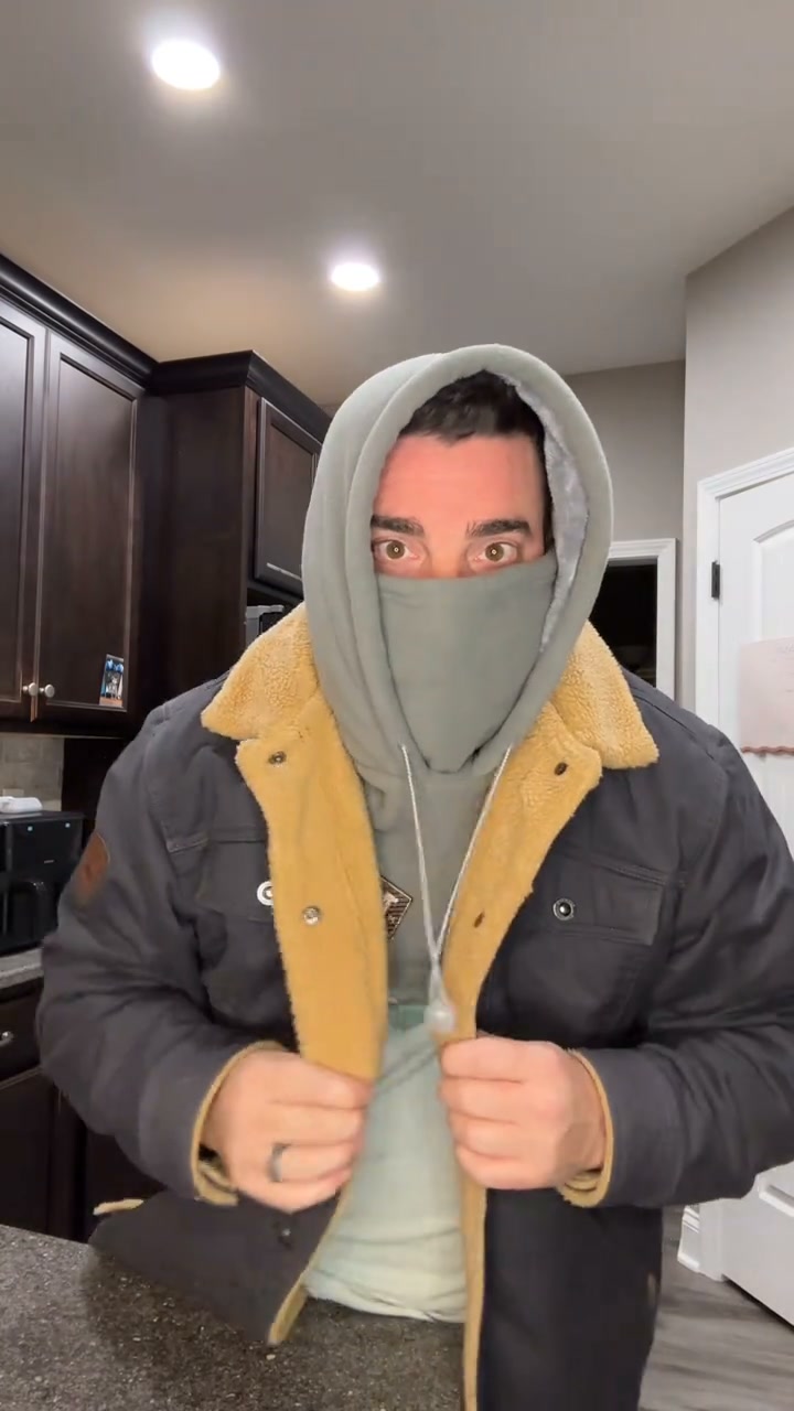 The ultimate 3-in-1 winter hood is here 50% OFF