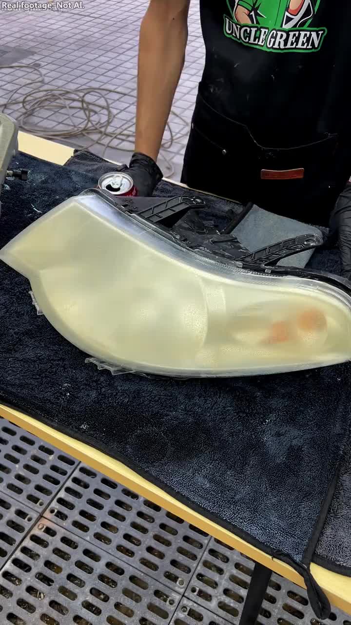 ANZEIGE: Headlamp Restoration Fluid with Crystalline Coating