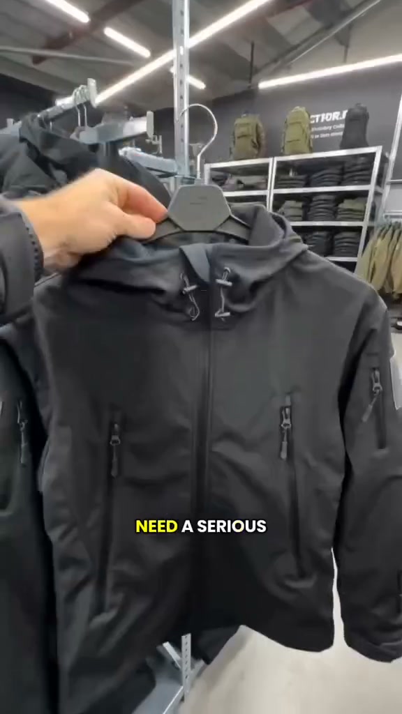 LAST DAY! ONLY £17.99 Men's Waterproof Insulated Outdoor Jacket – Built for Wind & Rain