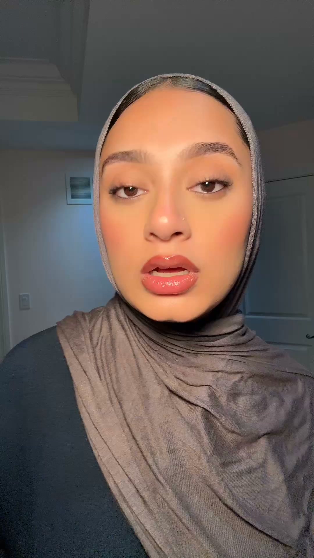Solid drawstring abaya