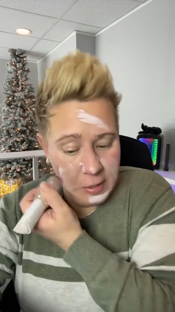 Cream Stick V White Color-Changing Foundation Stick