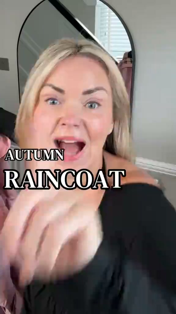 This Viral raincoat finally back in store!! It has no business being this stylish and this practical,from doing showers to chilly evenin