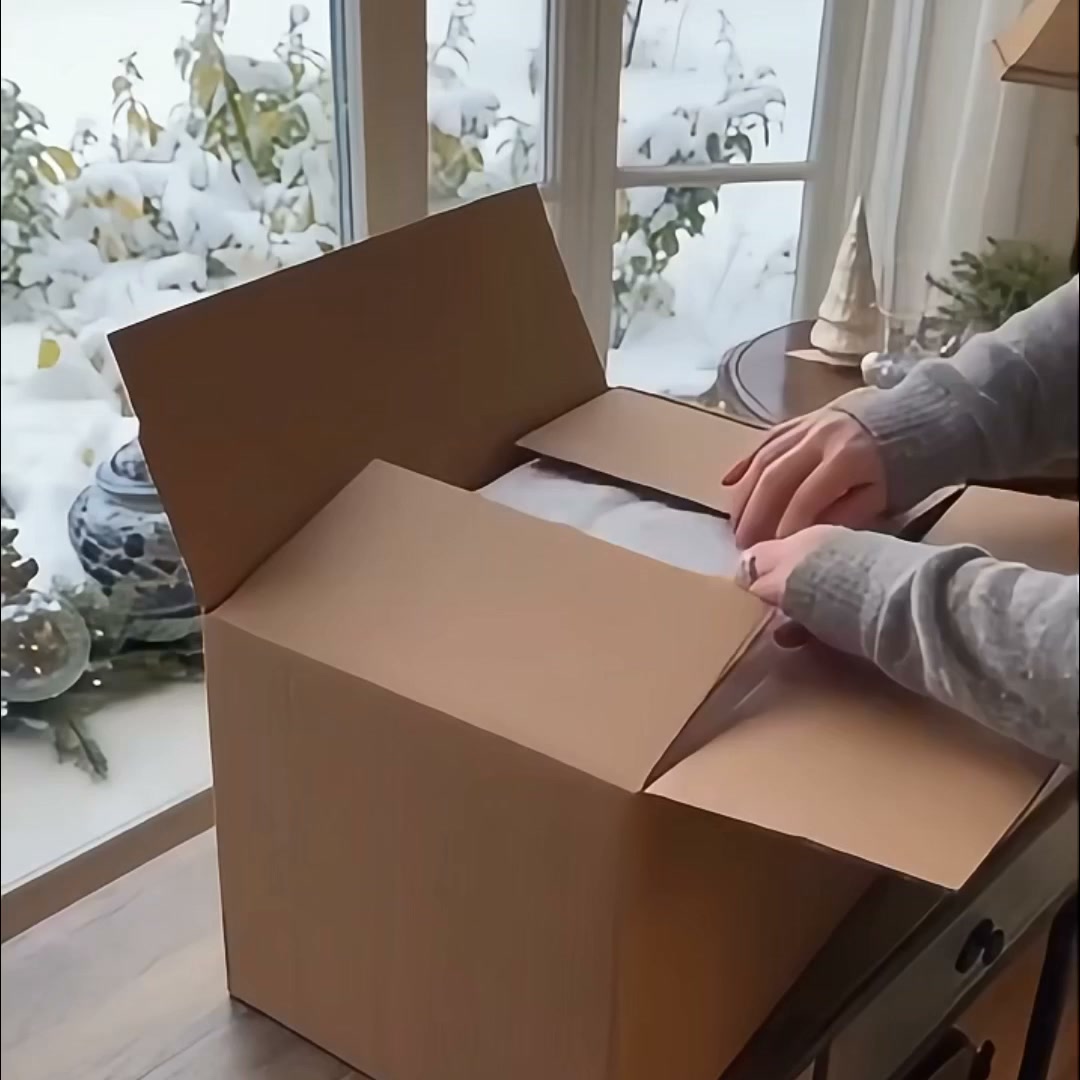 LED kerstbal met hangende sneeuwvlokken
