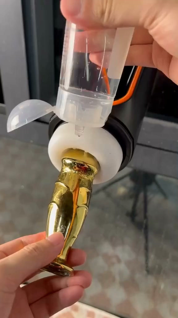 Anúncio de Kiki Znacko Jake