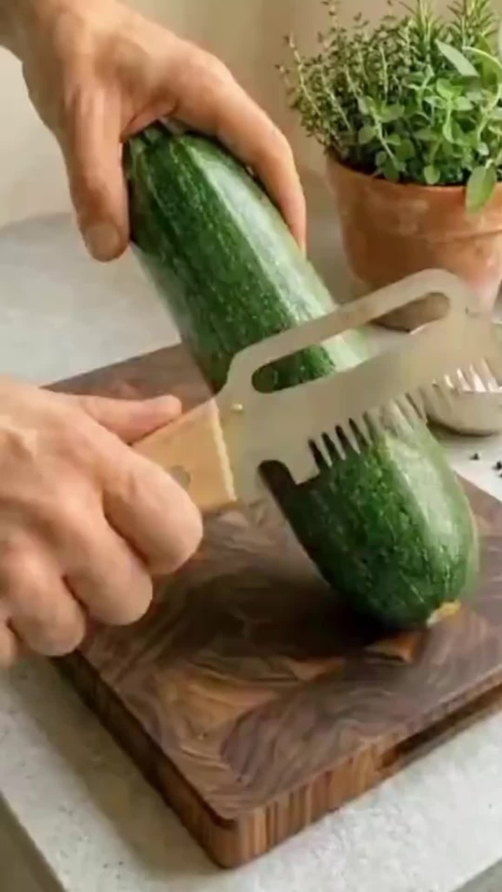 News - Kitchen Multi-Function Stainless Steel Thickened Fruit Peeler Knife