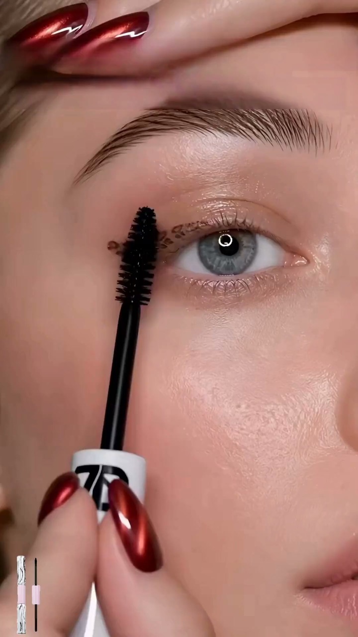 2-in-1 Langanhaltende Volumen- und Curl-Mascara