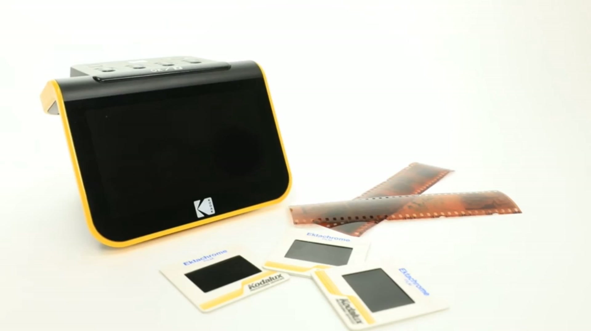Say goodbye to cumbersome software and complex onboard buttons—scan with ease!