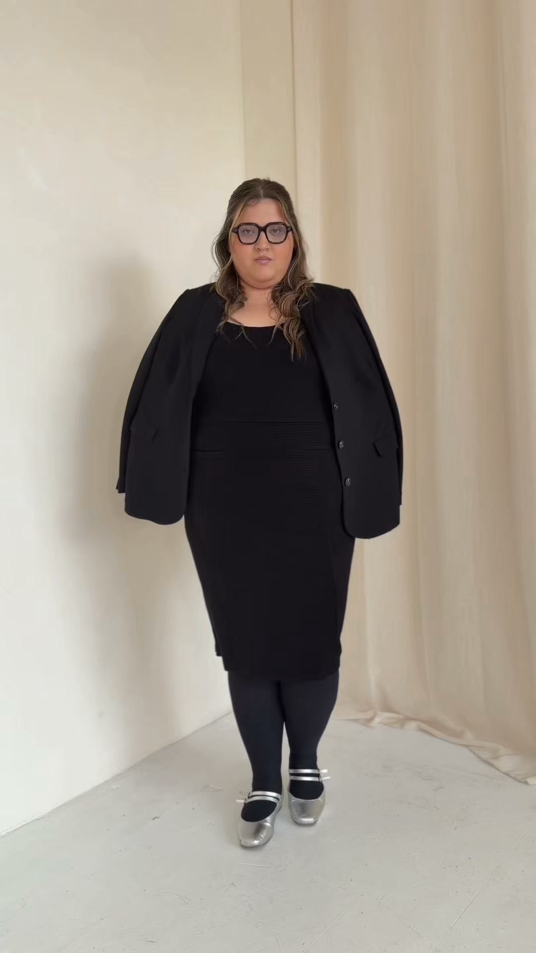 Proper tailored structure with the comfort of stretch Ponte Roma.