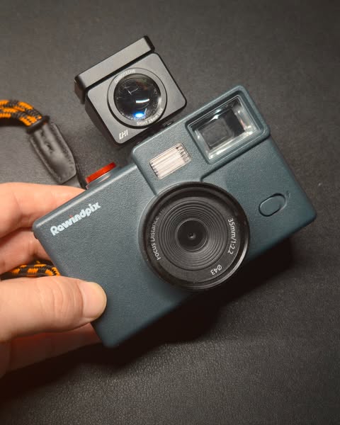 Rewindpix Camera
