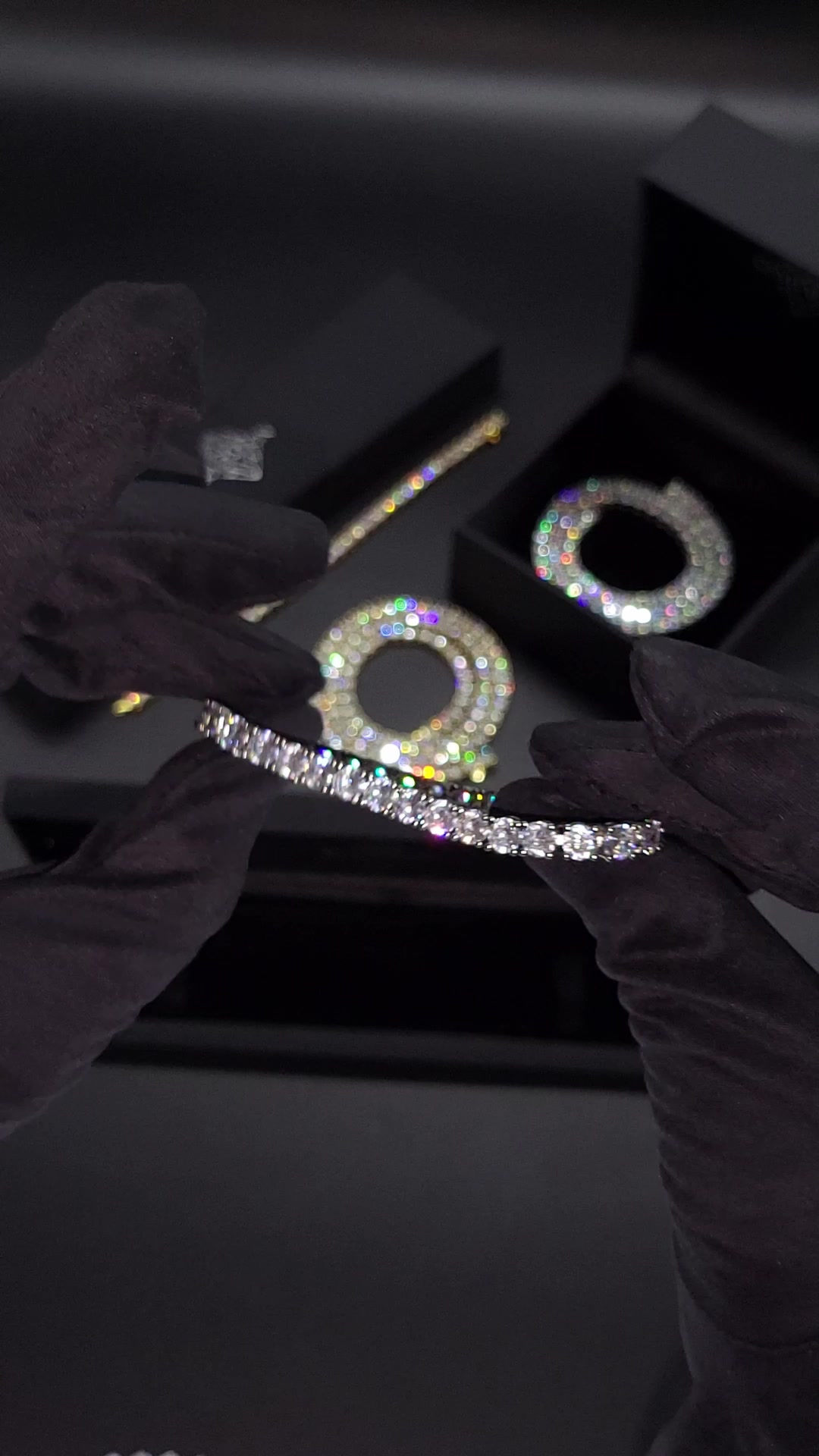 Jewelry that makes the difference.