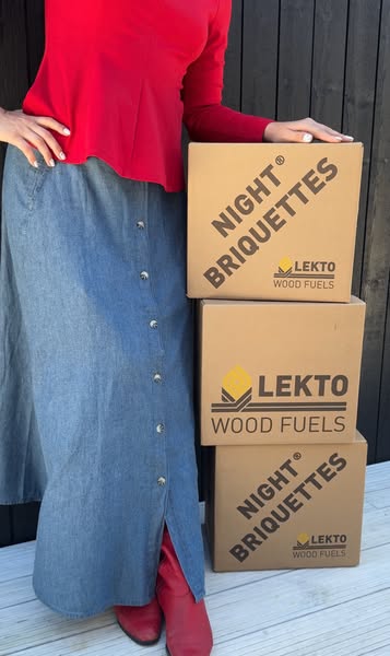 Lekto Night Briquettes burn up to 8 hours. Order now!