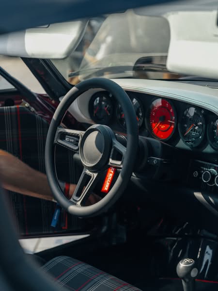 Retro Futura steering wheel - black - limited to 25 pieces