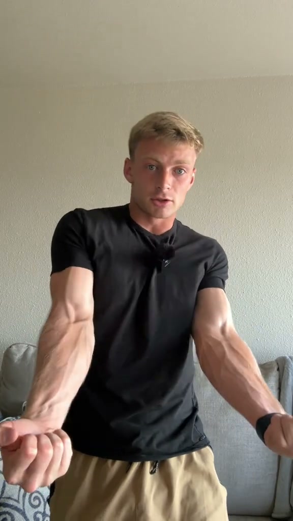 Your Arms Grow. Your Forearms Don't.