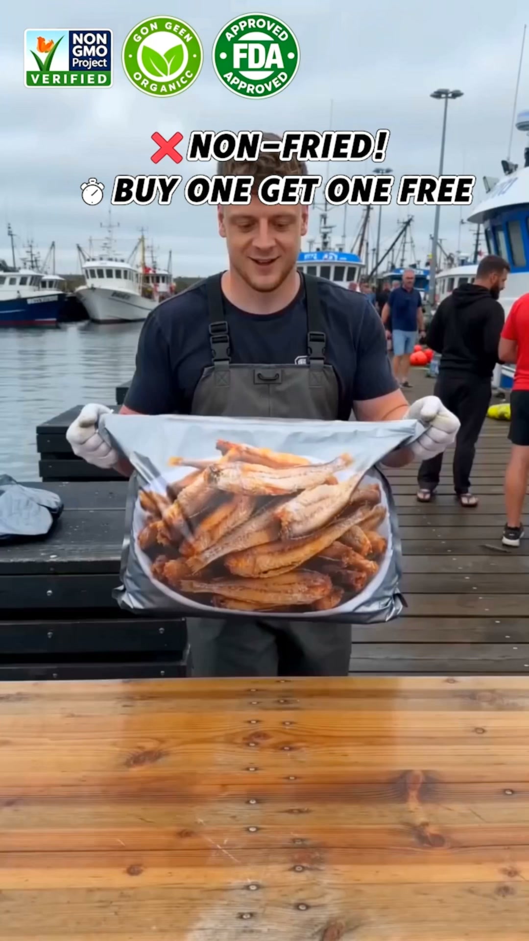 Crave midnight snacks without the guilt? Try these crispy deep-sea fish crisps!