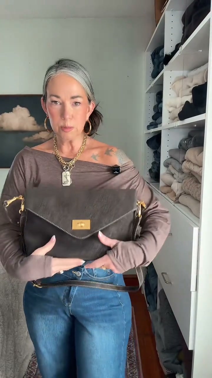 Large Urban Envelope Crossbody Bag – Vegan Leather, 2 Detachable Straps & Gold-Tone Hardware