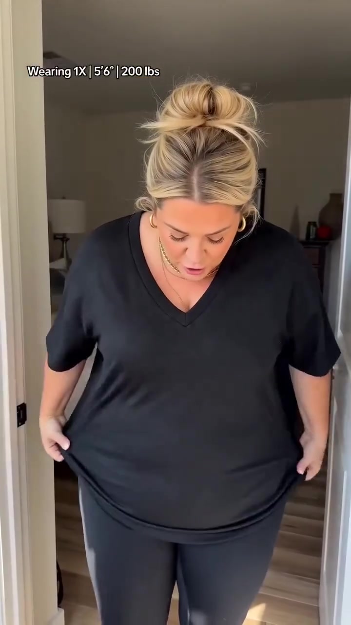 Women's Plus Size V Neck T Shirts