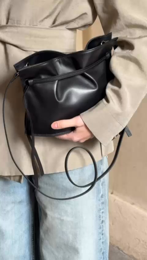 Meet the Cleo Pochette