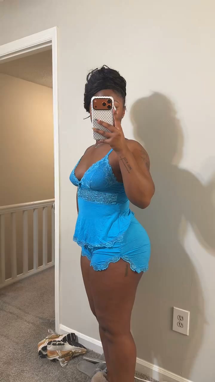 A Little Lace, A Lot of Confidence