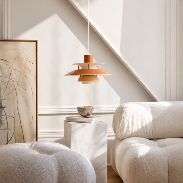 Morandi Farbige Pendelleuchte mit Skulpturalem Design
