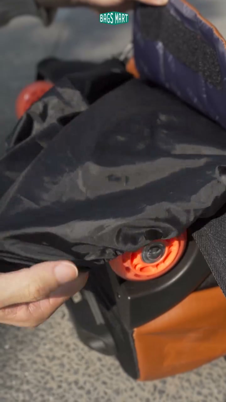 Blast Pro 43L Rucksack mit Rollen aus TPU