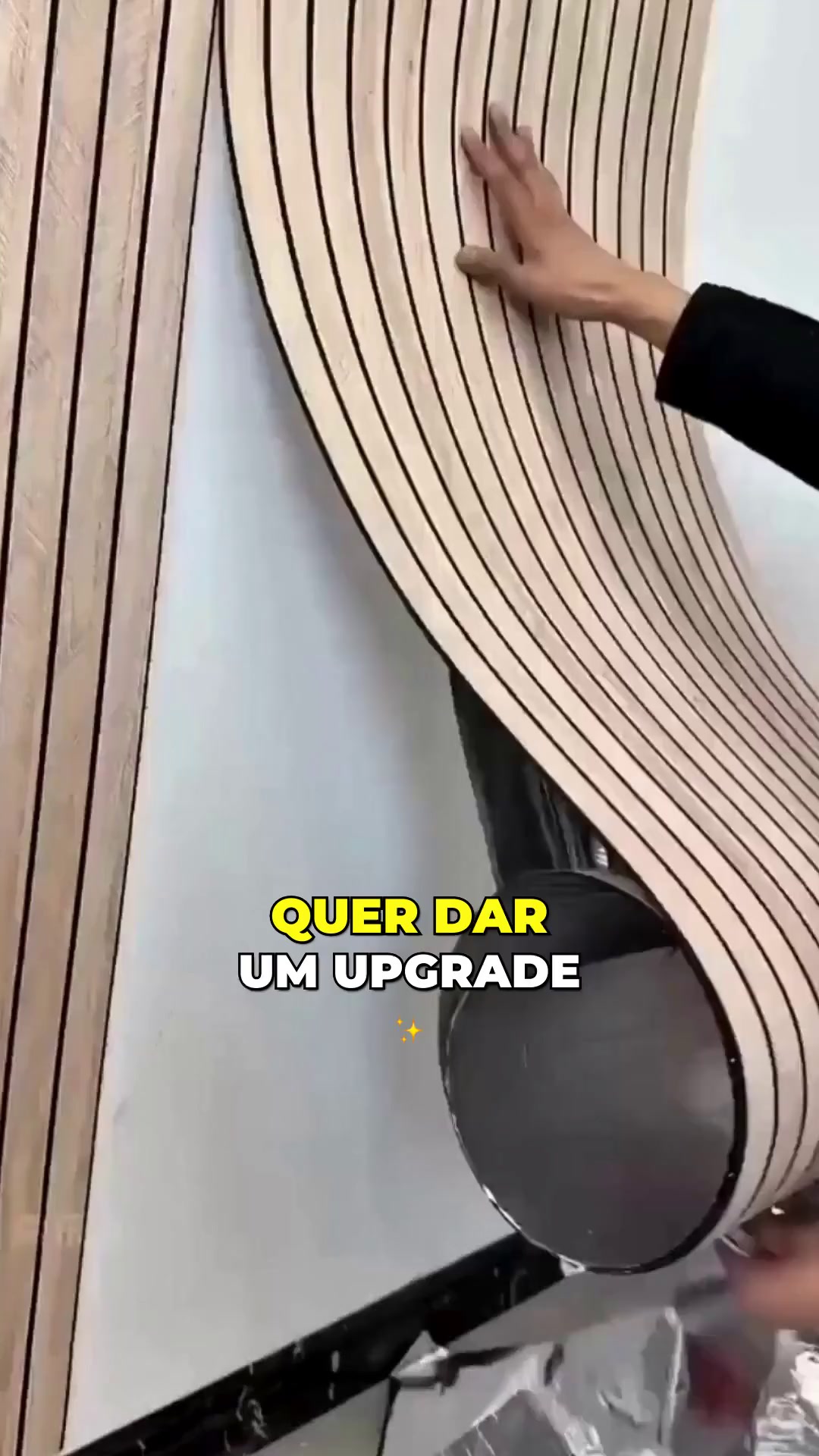 Autocolante de Parede com Aspeto de Madeira Natural!