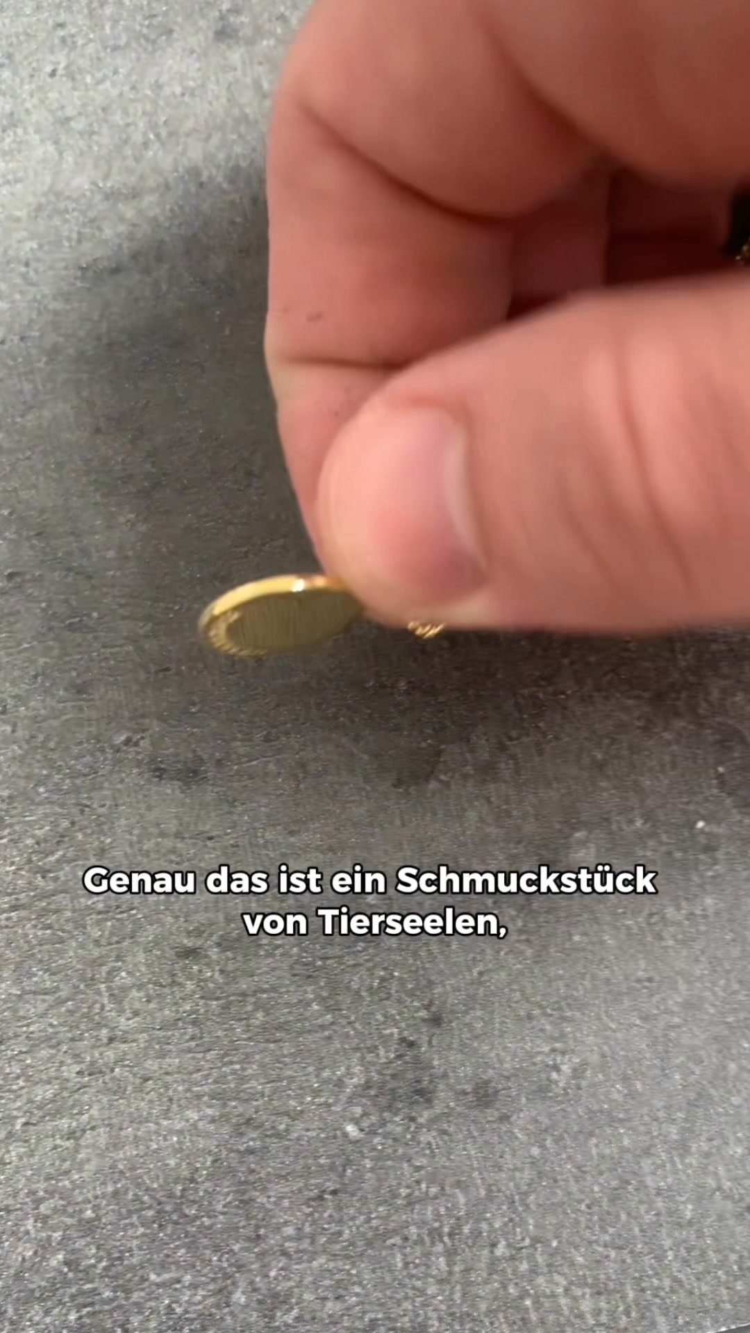 1 Armband = 1 Monat Grundversorgung