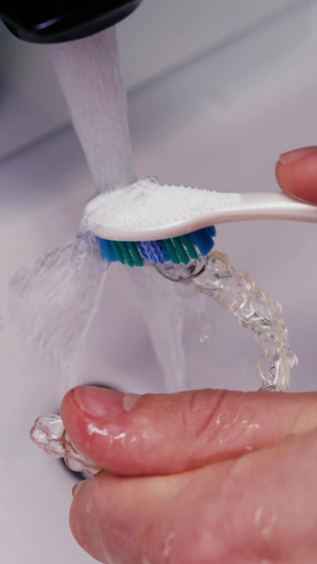 Recommended by 8000+ dentists
