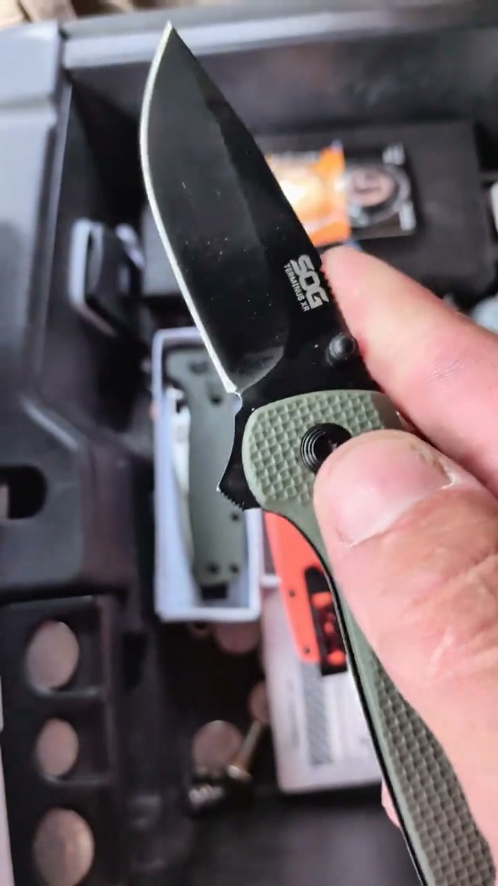 SOG Terminus XR Folding Knife – D2 Steel Blade, G10 Handle & XR Lock for EDC & Outdoor
