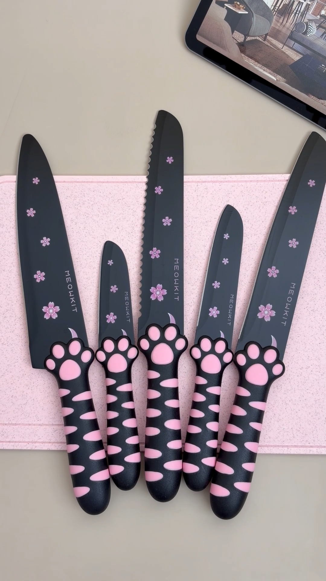 Anúncio de Meowkitofficial
