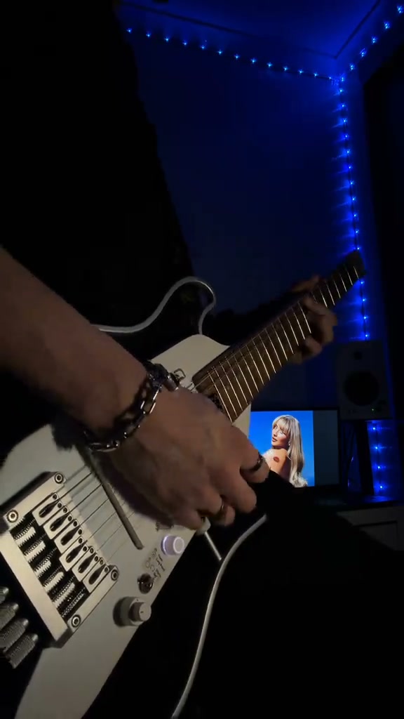 HUSH X PRO Chitarra da viaggio versatile
