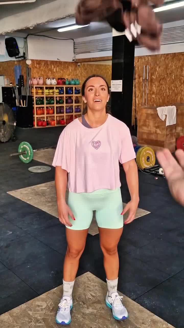 El top que buscabas es de Rite Sport
