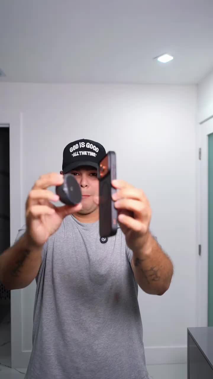 Portable Magnetic Wireless Bluetooth Speaker