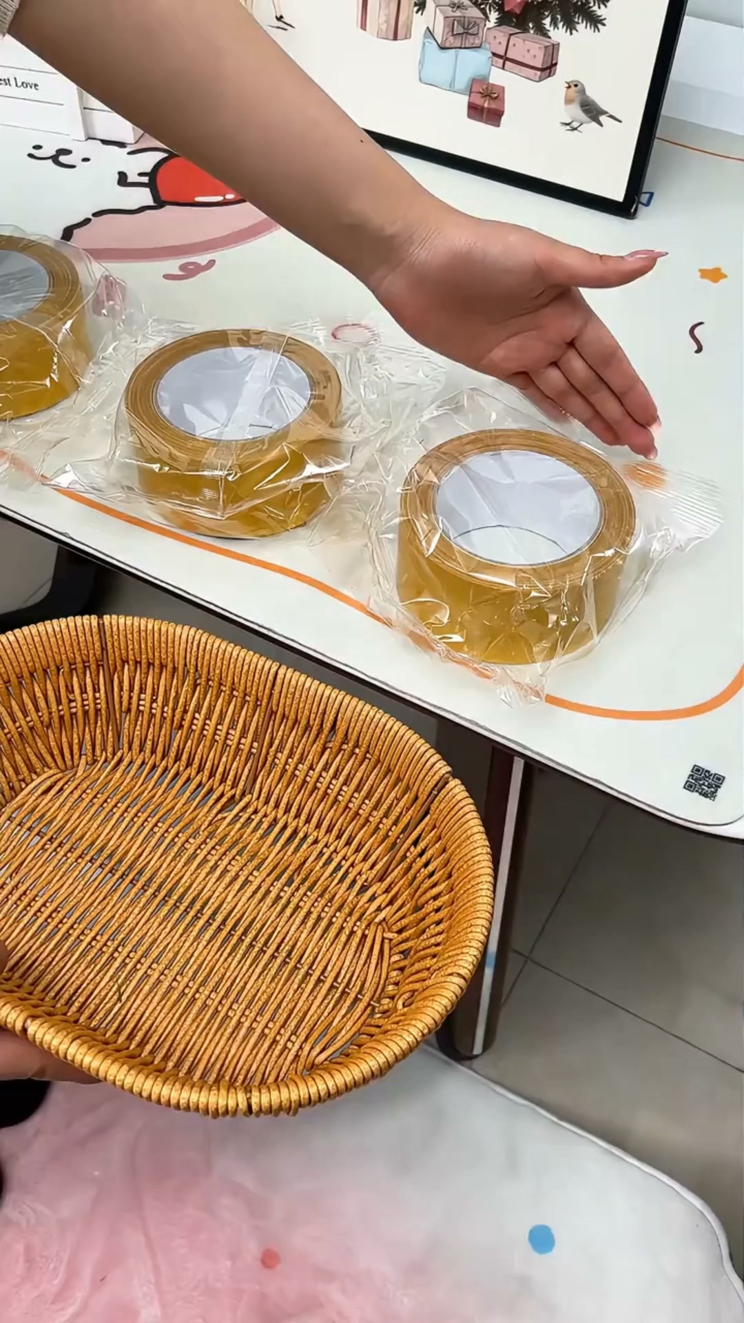 Holds like a nail. Removes like it was never there.