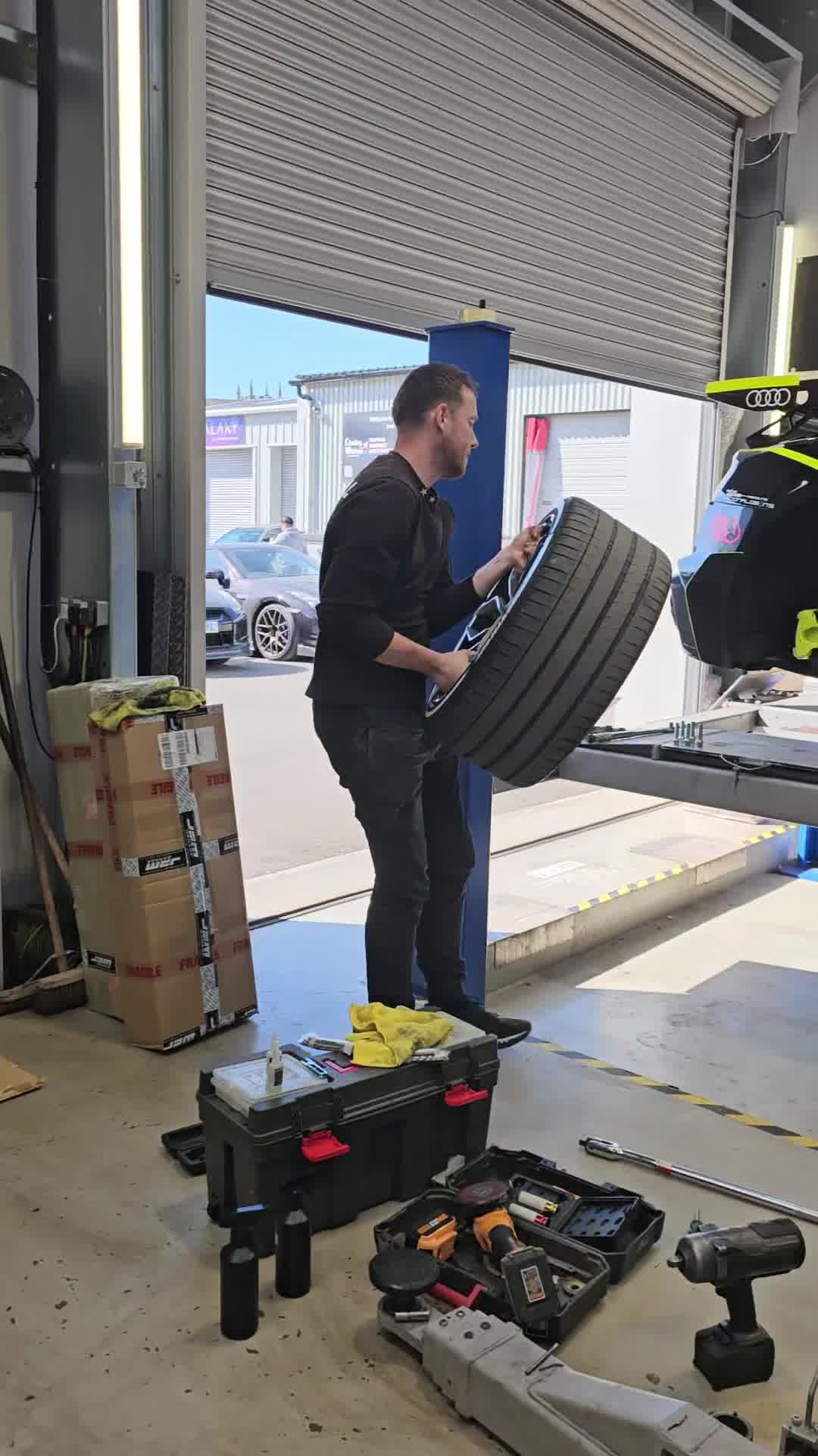Tyre Wall Sticker Kit