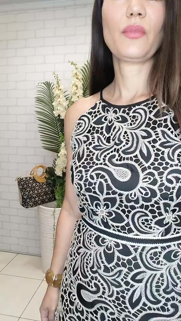 79€ — Maxi Φόρεμα με Λαιμόκοψη Halter!