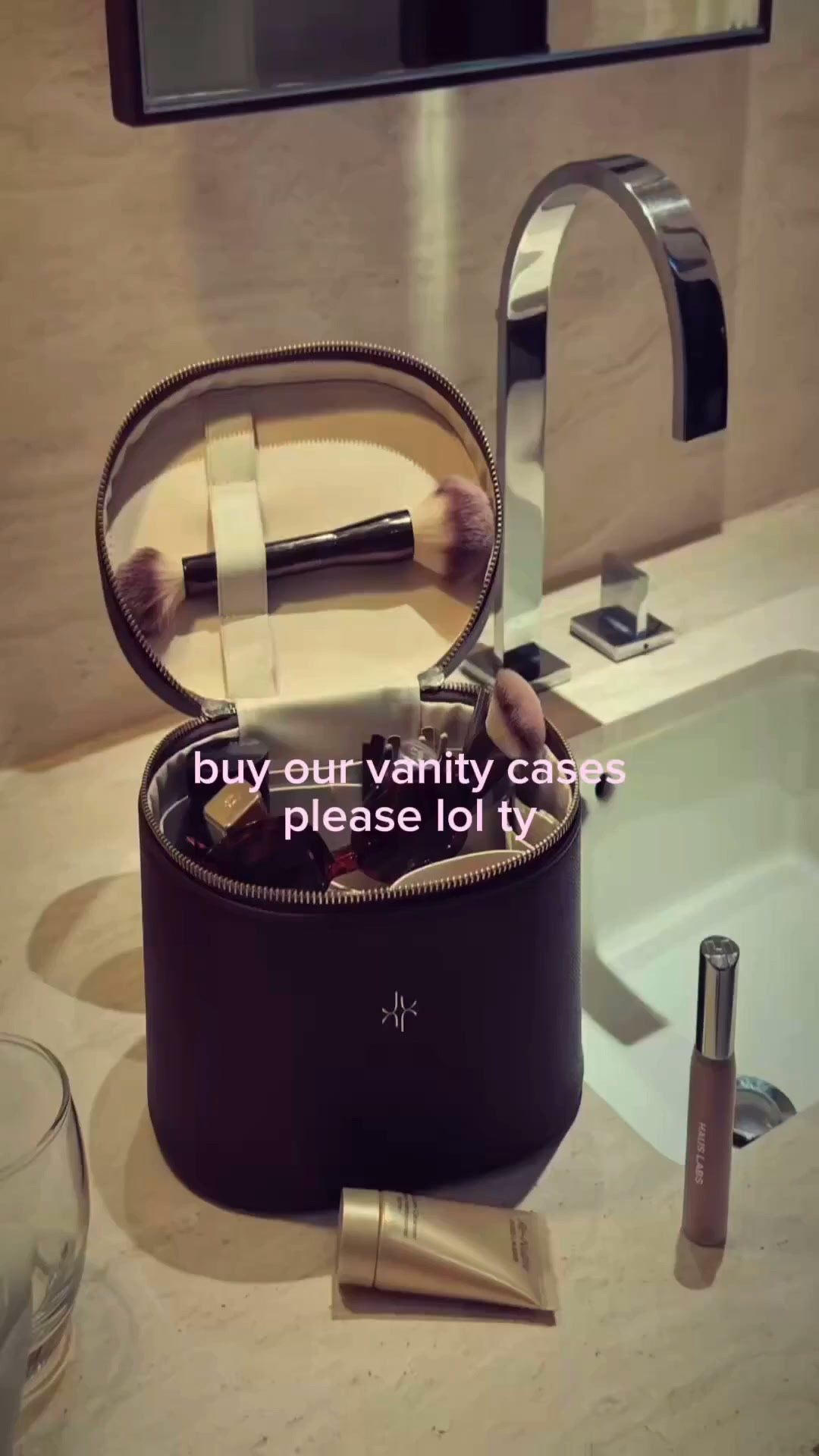 Viral Makeup Case