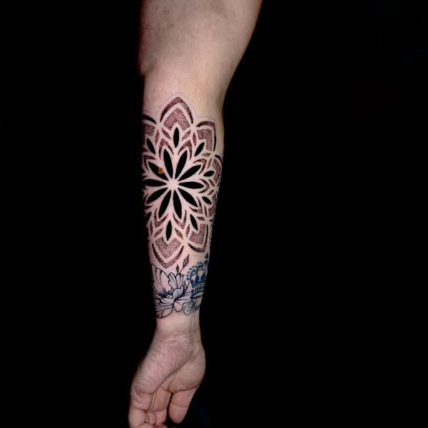 Tattoo Consultation + €200 discount on a whole day session !
