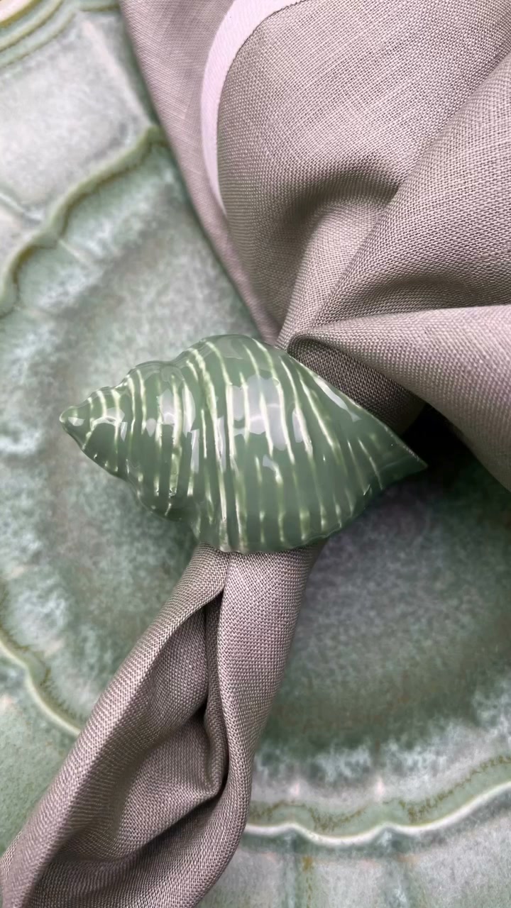 ’La Conchiglia’ Enameled Shell Napkinring