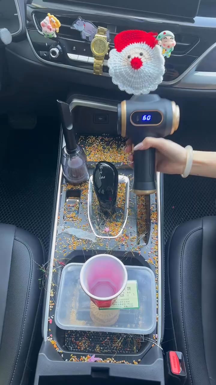 360° Clean in Seconds with Powerful Suction